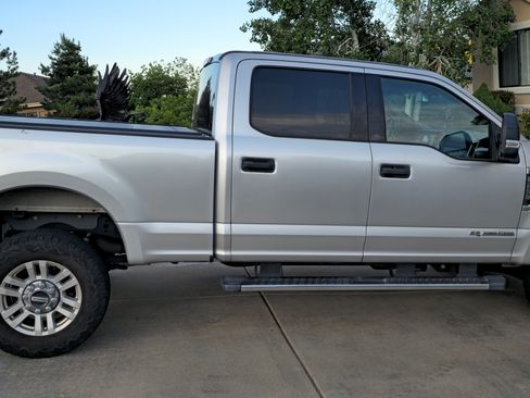 Used 2019 Ford F250 XLT w/ XLT Value Package AWD/4WD image 4