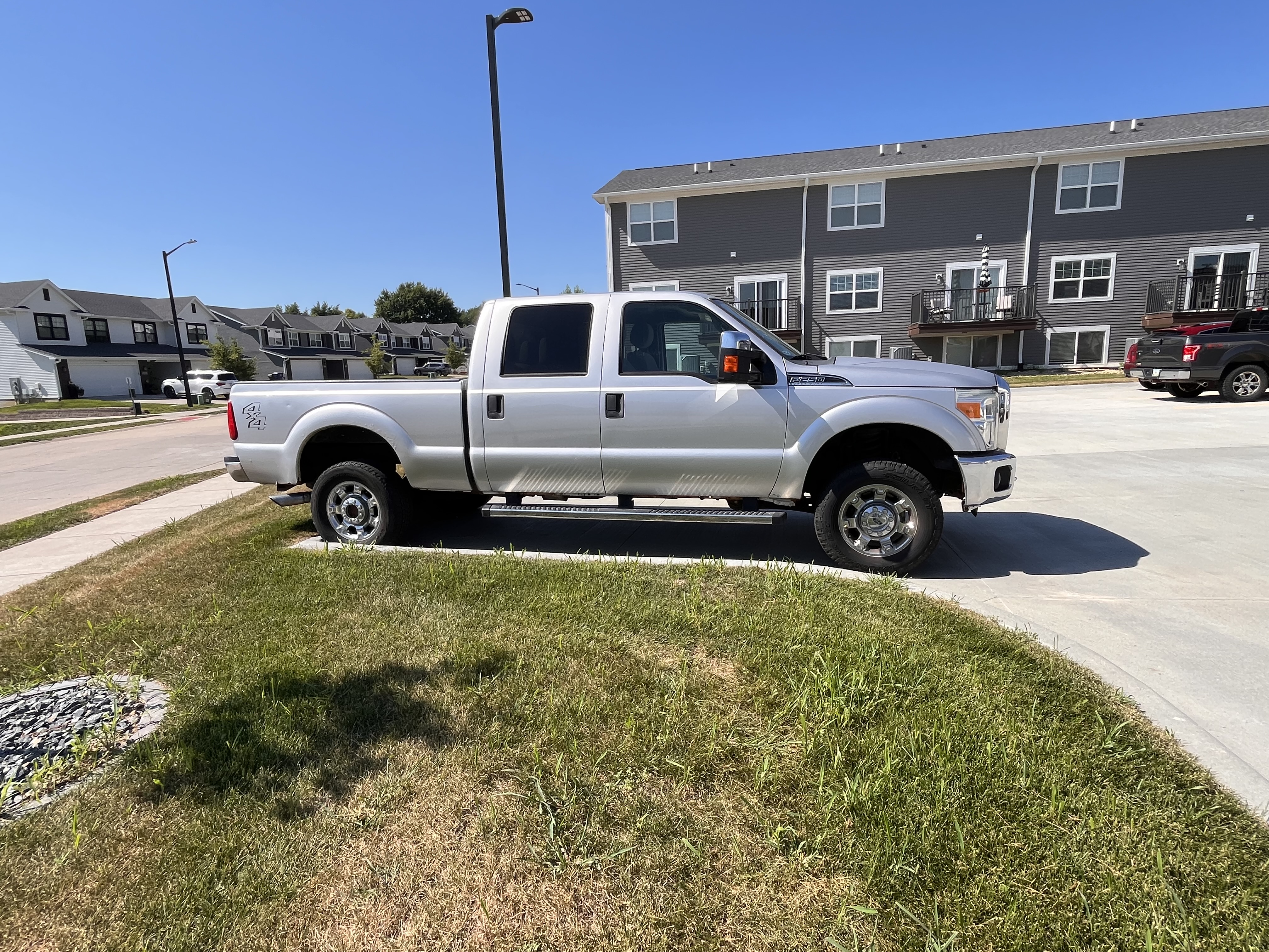 Used 2015 Ford F250 XLT w/ XLT Premium Package AWD/4WD image 13