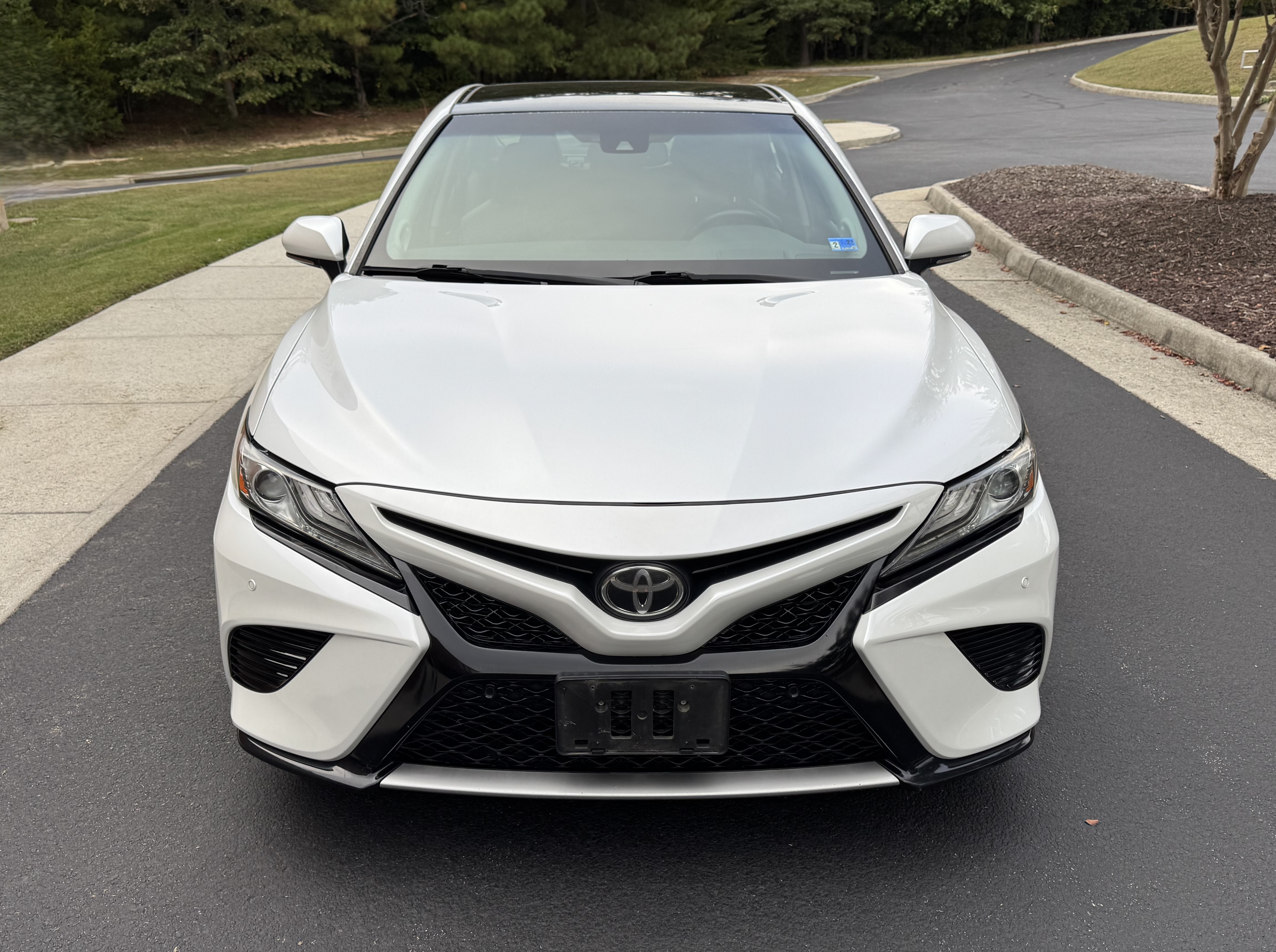 Used 2018 Toyota Camry XSE FWD image 6