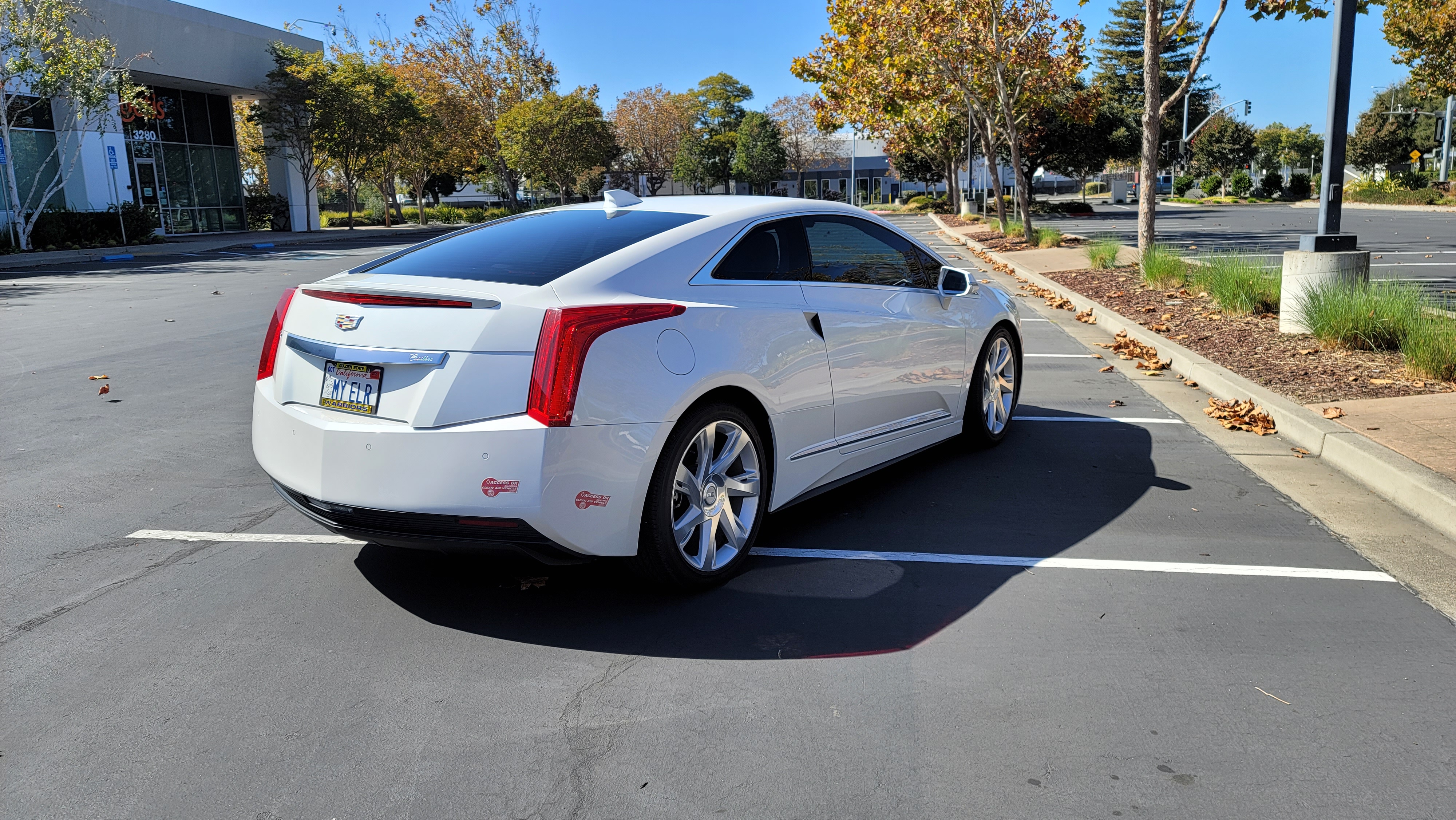 Used 2016 Cadillac ELR FWD image 4