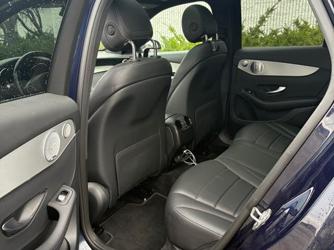 Used 2019 Mercedes-Benz GLC 300 4MATIC image 11