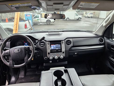 Used 2016 Toyota Tundra SR image 4