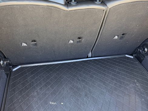 Used 2018 MINI Cooper 4-Door Hardtop image 1