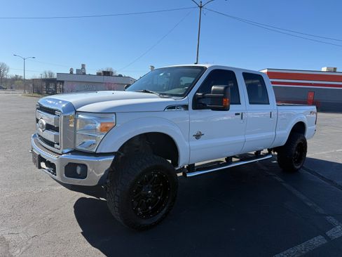 Used 2011 Ford F250 Lariat w/ Lariat Interior Pkg image 5