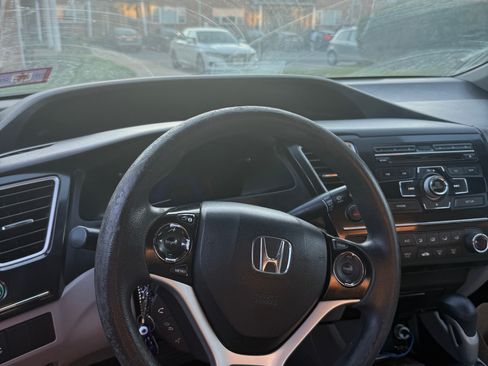 Used 2013 Honda Civic LX image 9