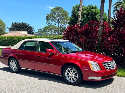 Used 2011 Cadillac DTS Luxury image 12