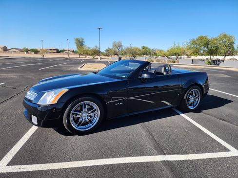 Used 2008 Cadillac XLR image 1