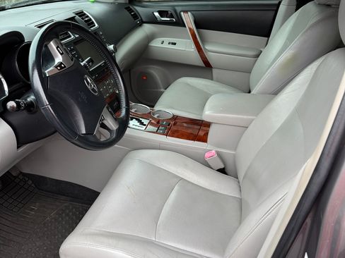 Used 2012 Toyota Highlander Limited image 19