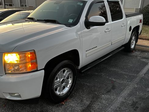 Used 2011 Chevrolet Silverado 1500 LT w/ All-Star Edition image 2