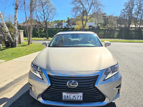 Used 2017 Lexus ES 350 w/ Navigation System Package image 1