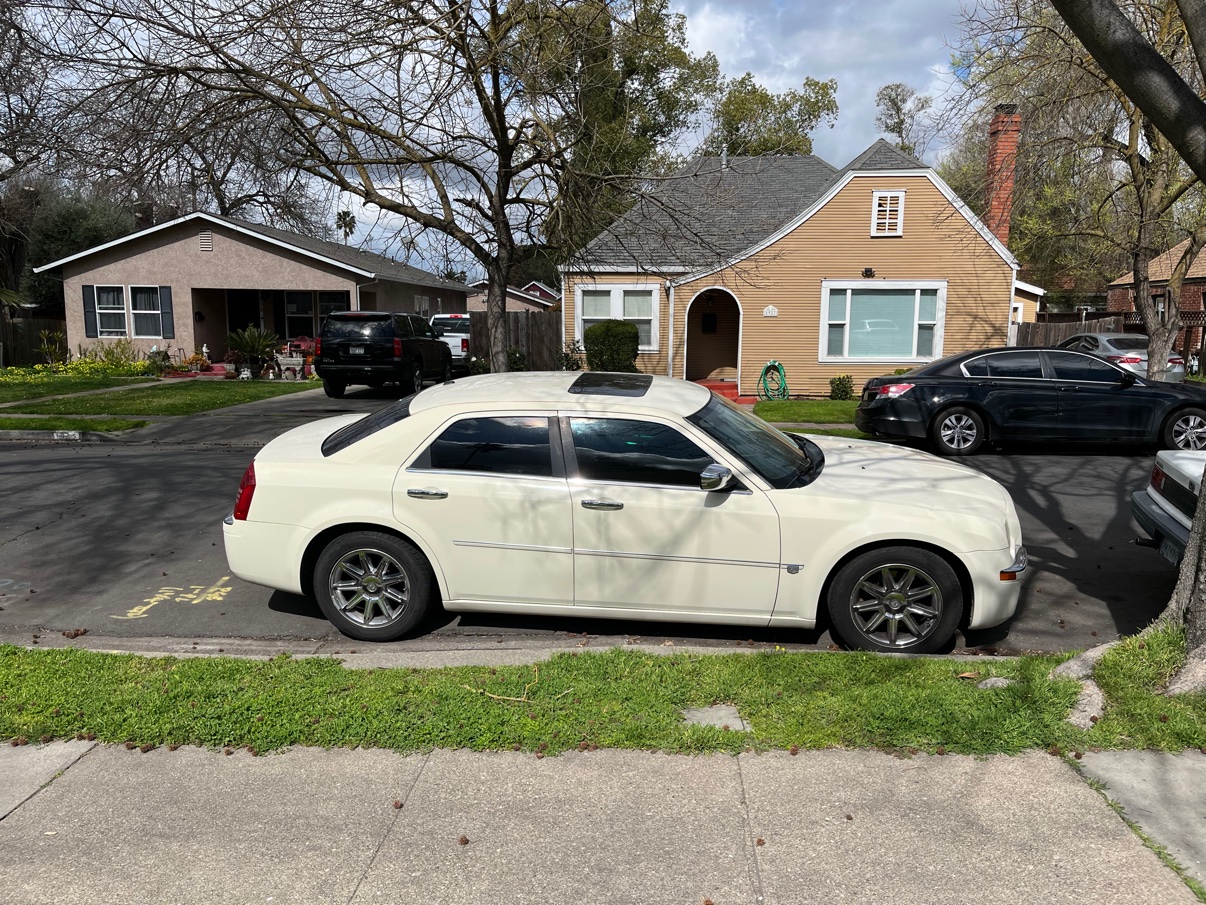 Used 2006 Chrysler 300 C w/ Protection Group II RWD image 4