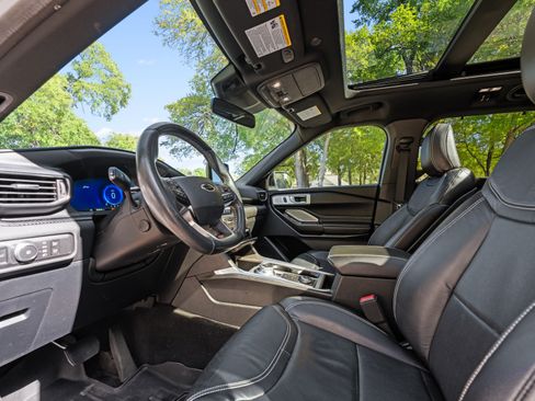 Used 2020 Ford Explorer ST w/ ST Street Pack image 15