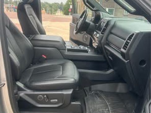 Used 2020 Ford Expedition Limited image 11