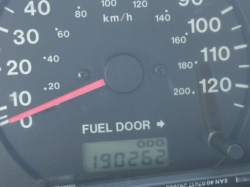 Used 2001 Isuzu Trooper S image 14