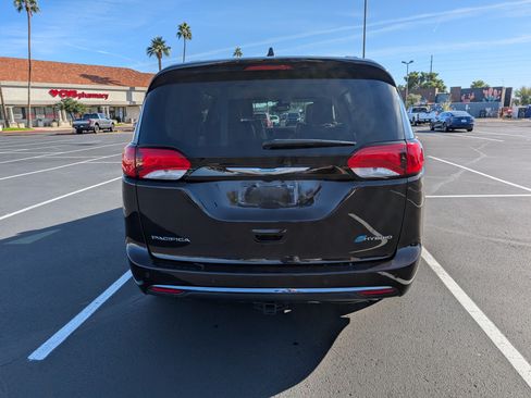 Used 2018 Chrysler Pacifica Limited w/ Advanced Safetytec Group image 12