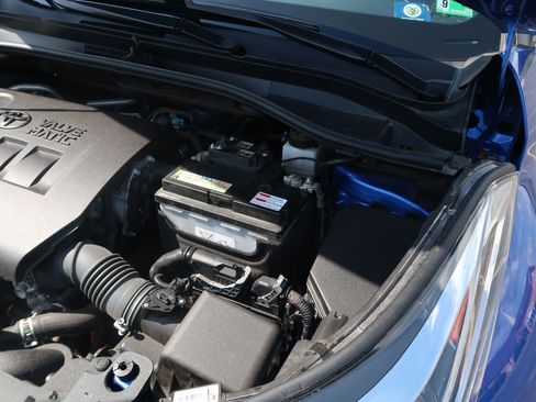 Used 2019 Toyota C-HR LE image 16