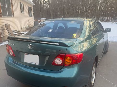 Used 2010 Toyota Corolla Sedan 4D image 4