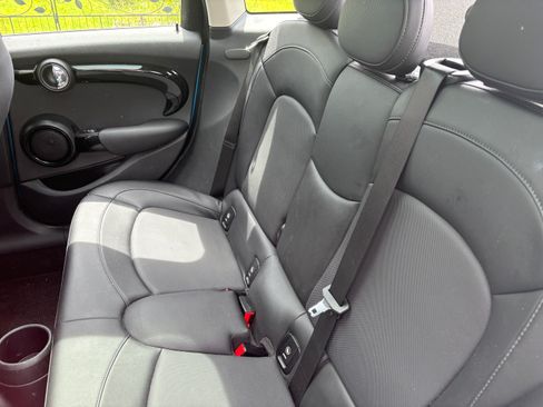 Used 2019 MINI Cooper 4-Door Hardtop FWD image 10
