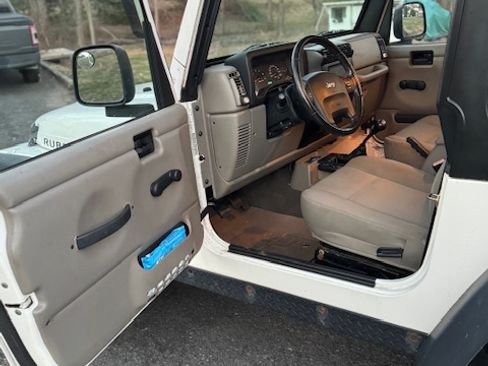 Used 2006 Jeep Wrangler Rubicon image 2