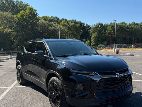 Used 2019 Chevrolet Blazer LT w/ Sound & Technology Package FWD image 2