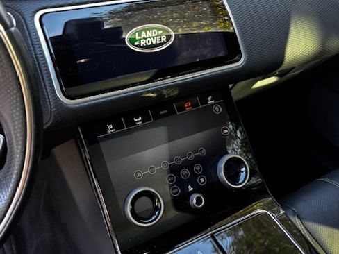 Used 2019 Land Rover Range Rover Velar S image 5