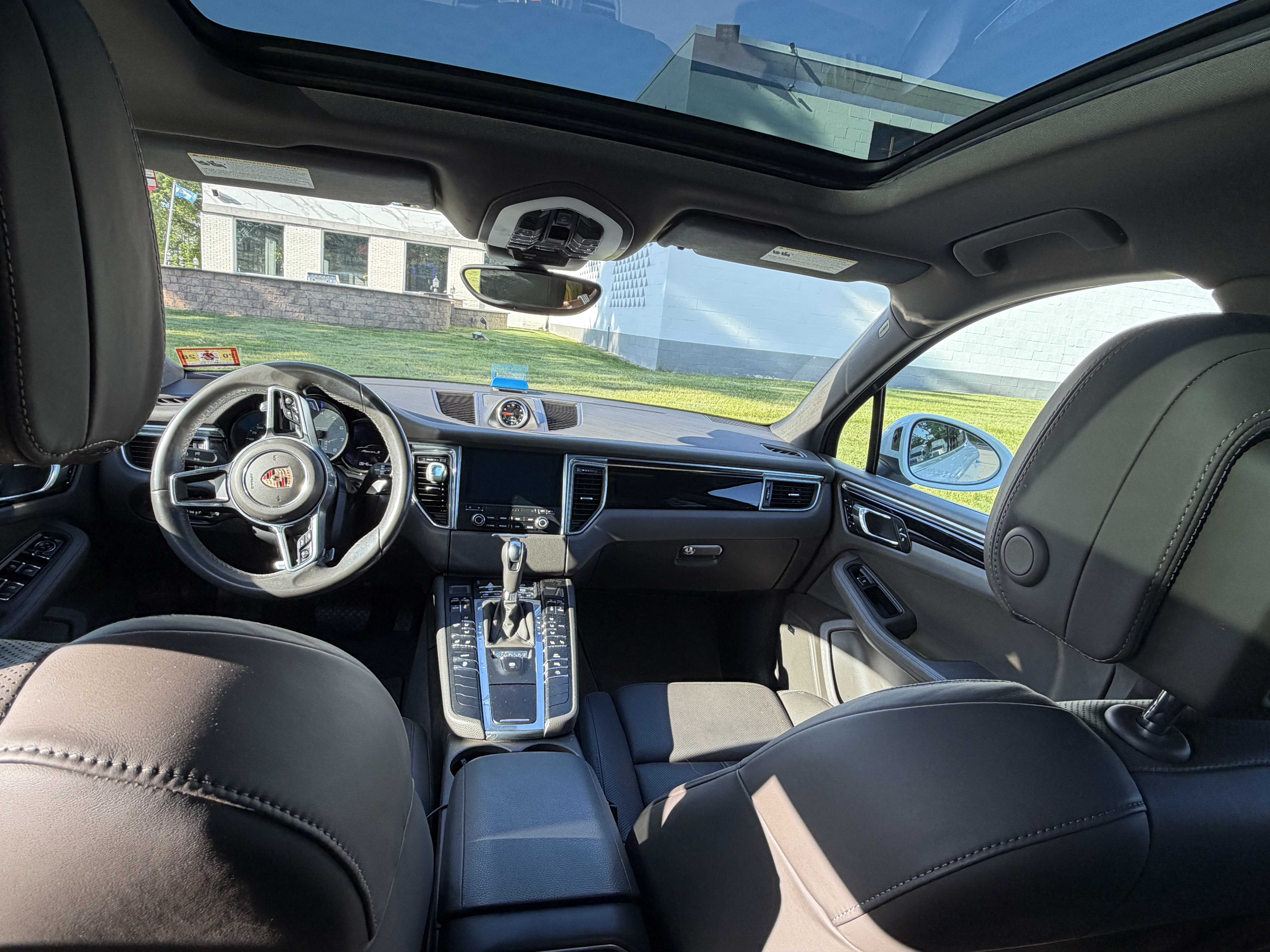 Used 2017 Porsche Macan S AWD/4WD image 7