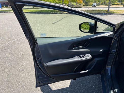 Used 2024 Toyota Prius XLE AWD/4WD image 19