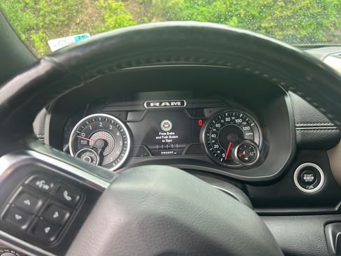 Used 2019 RAM 2500 Laramie AWD/4WD image 11