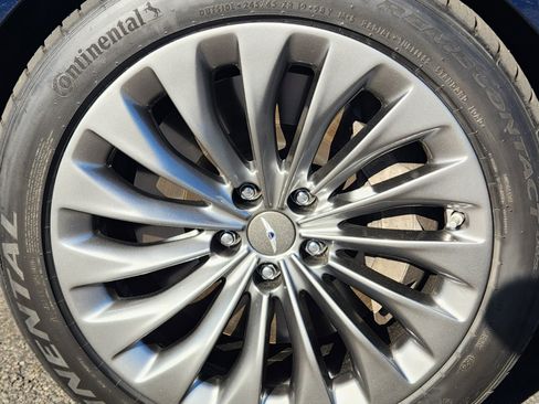 Used 2018 Genesis G90 5.0 Ultimate image 2