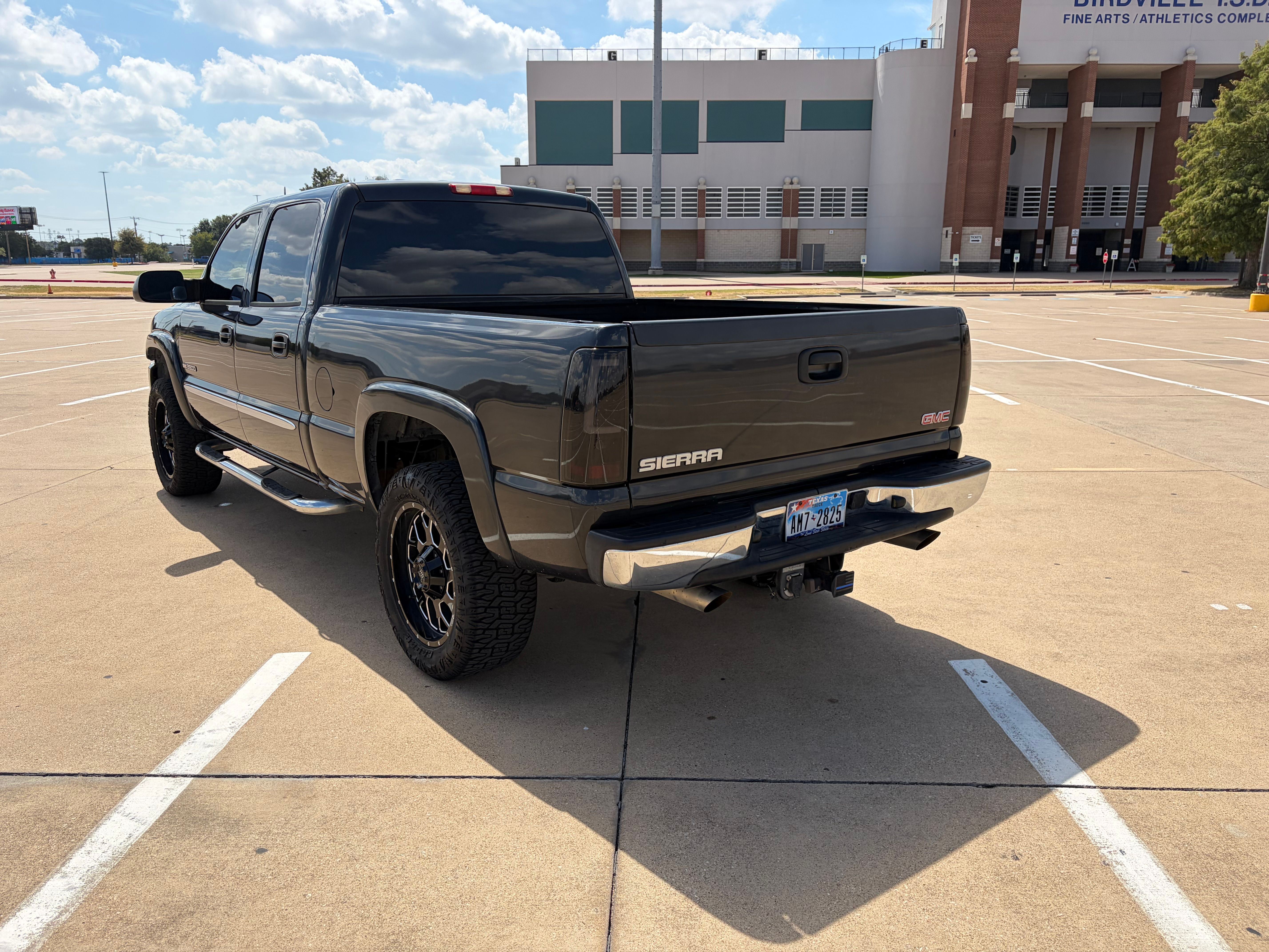 Used 2004 GMC Sierra 2500 SLT RWD image 19