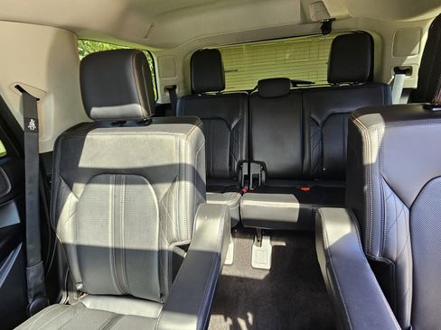 Used 2019 Ford Expedition Platinum image 13