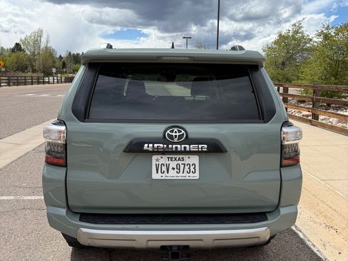 Used 2022 Toyota 4Runner TRD Off-Road image 2