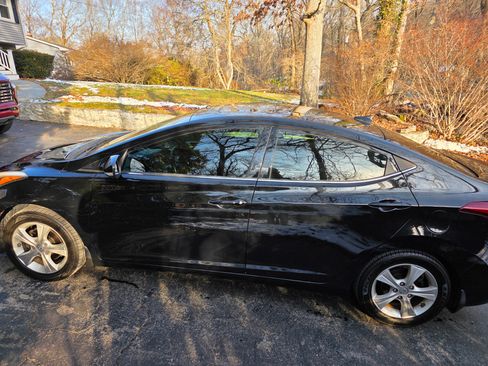 Used 2016 Hyundai Elantra Value Edition image 9