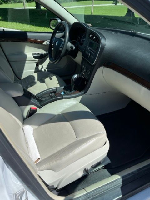 Used 2011 Saab 9-3 Aero AWD/4WD image 11
