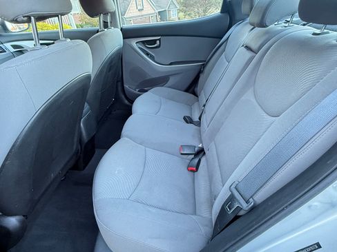 Used 2016 Hyundai Elantra SE image 8