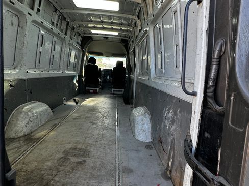 Used 2007 Dodge Sprinter 2500 w/ Comfort Seating Group image 4