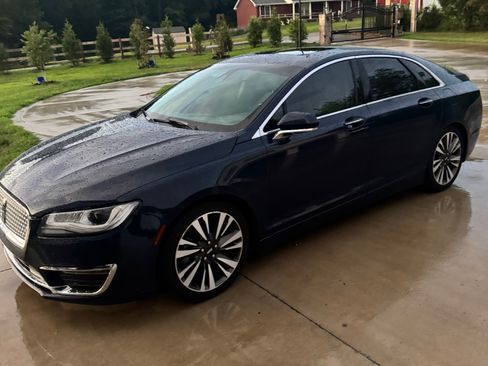 Used 2019 Lincoln MKZ Reserve FWD image 9