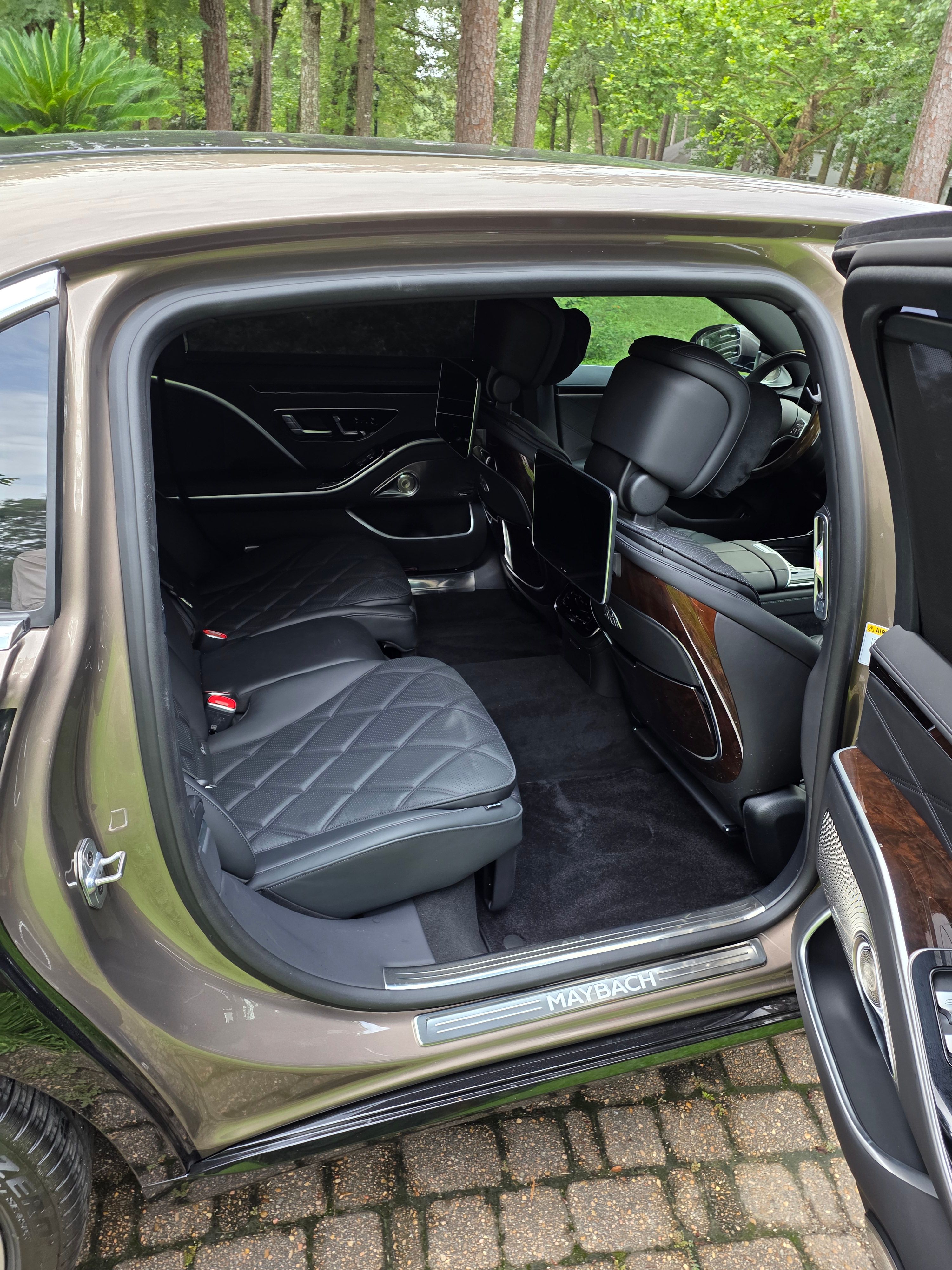 Used 2025 Mercedes-Benz Maybach S 580 4MATIC image 4