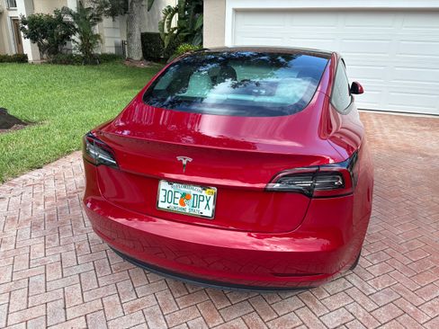 Used 2023 Tesla Model 3 Standard Range RWD image 9