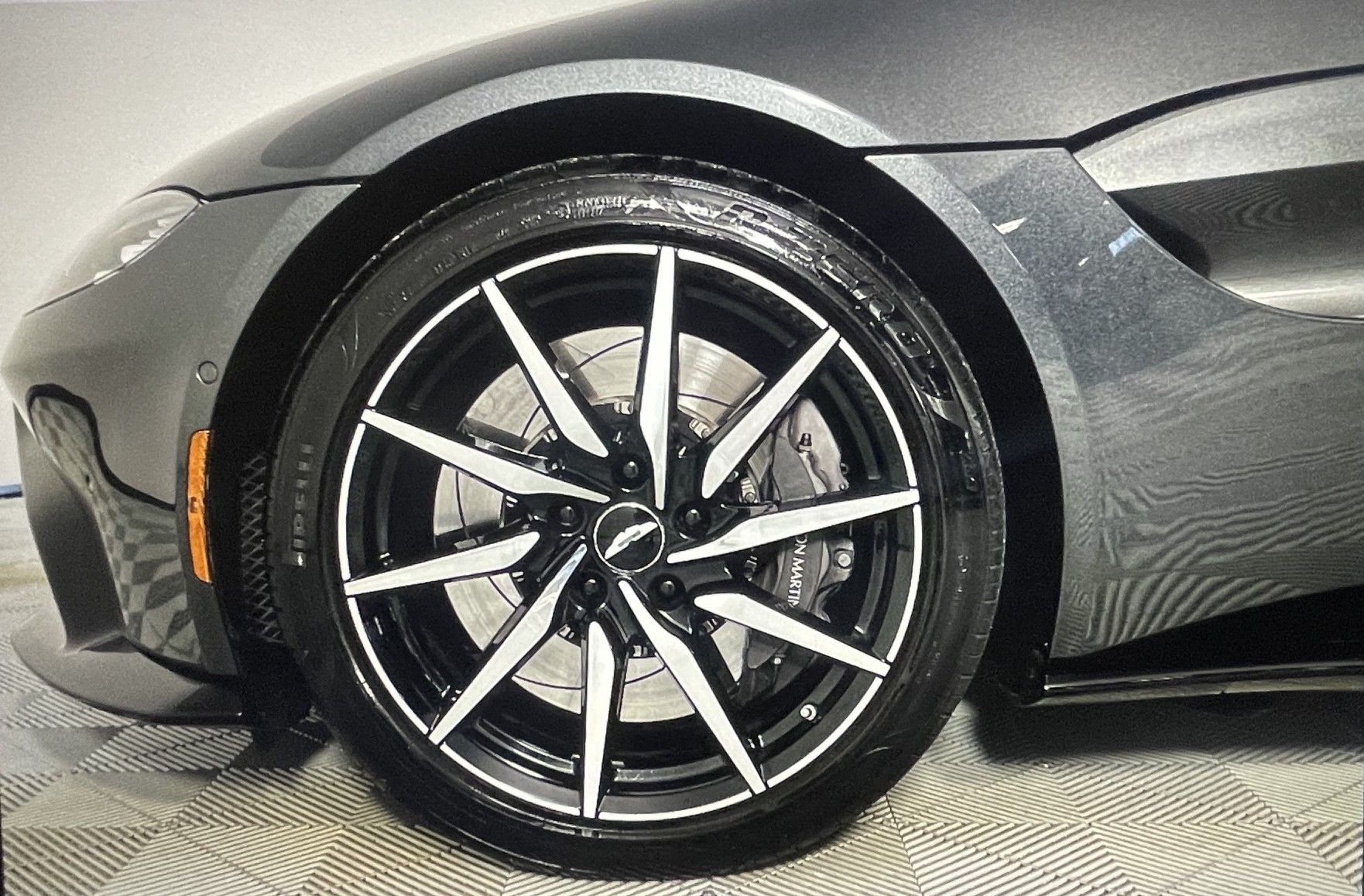 Used 2020 Aston Martin V8 Vantage Coupe RWD image 9