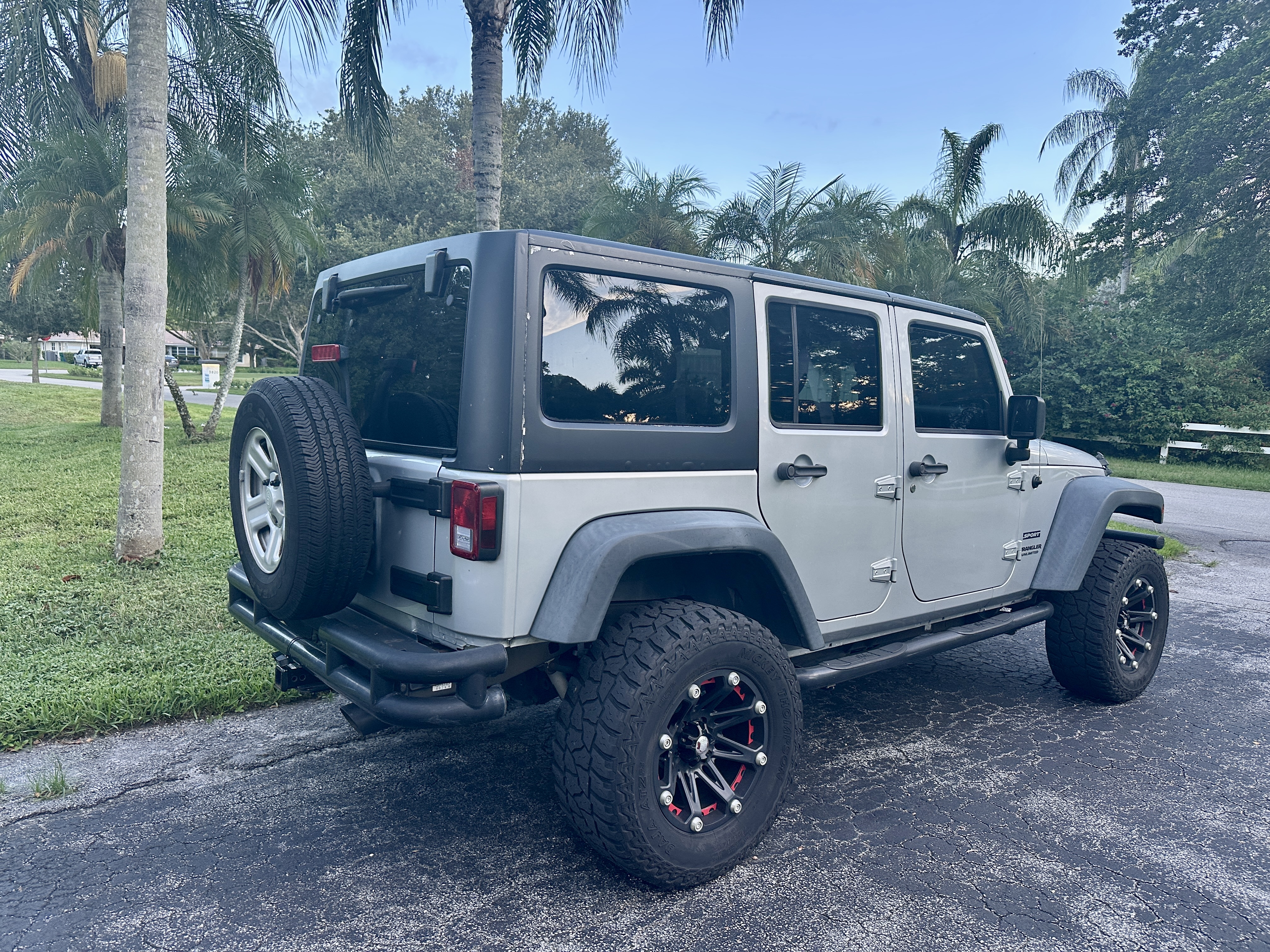 Used 2012 Jeep Wrangler Unlimited Sport AWD/4WD image 2