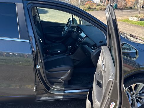 Used 2017 Buick Encore Preferred image 10