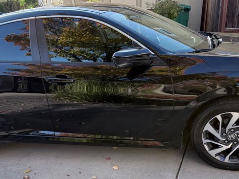 Used 2018 Honda Civic EX image 10