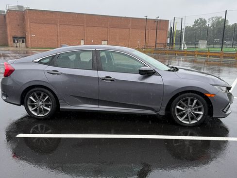 Used 2019 Honda Civic EX image 11