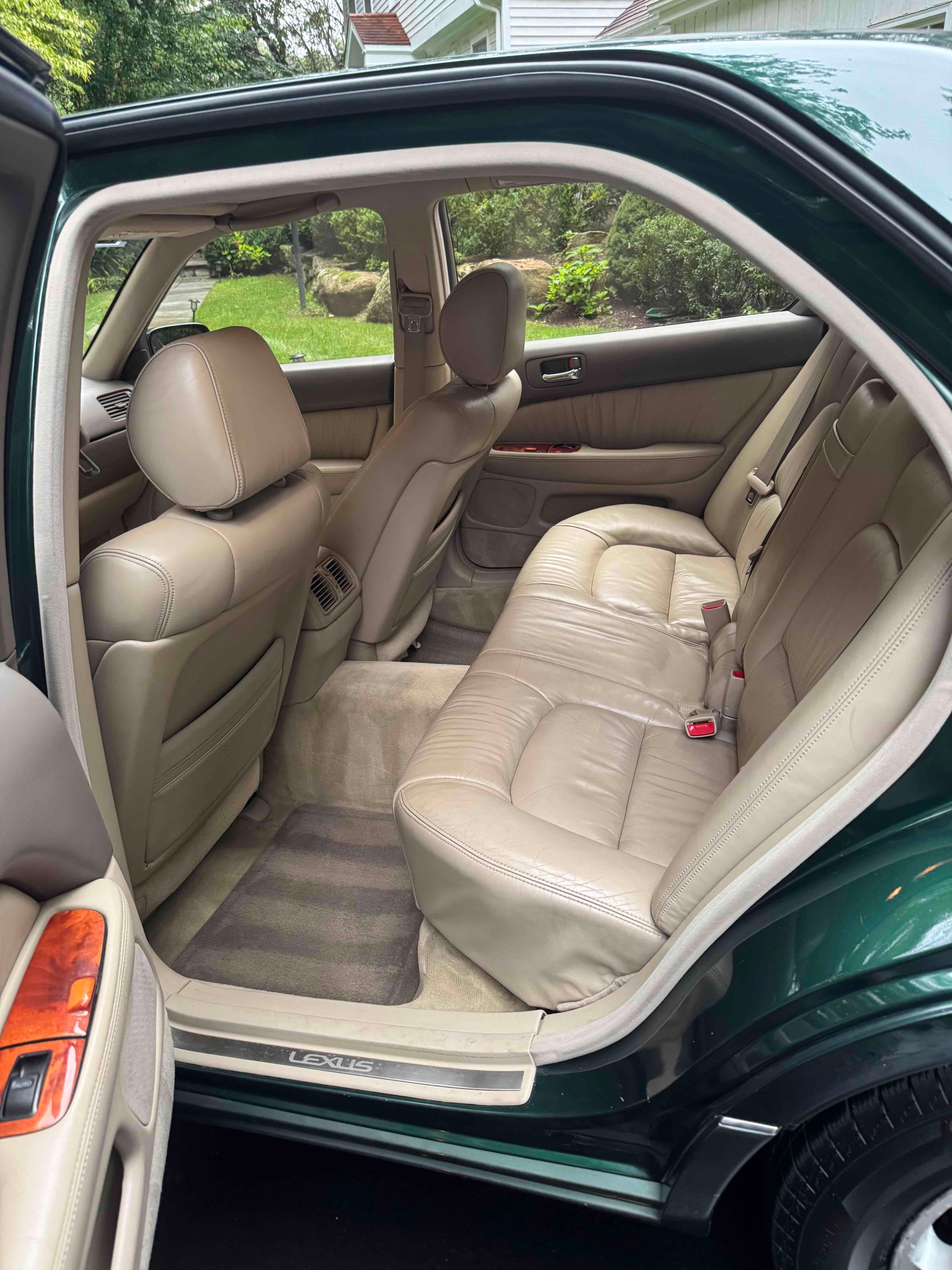 Used 1998 Lexus LS 400 RWD image 2