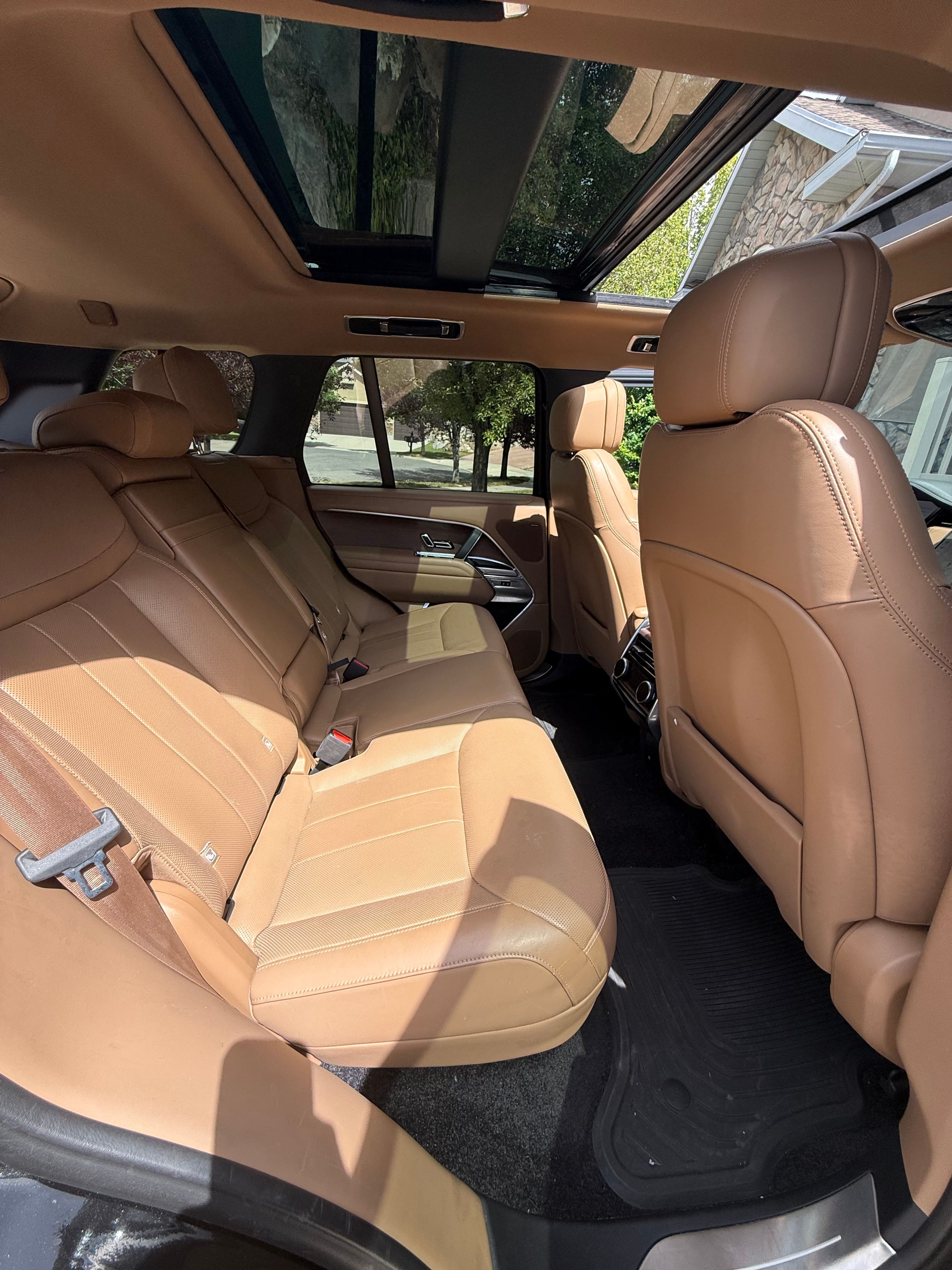 Used 2024 Land Rover Range Rover SE AWD/4WD image 16