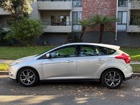Used 2014 Ford Focus SE w/ Equipment Group 201A image 1
