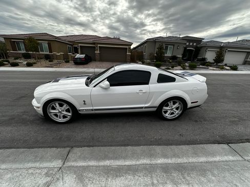 Used 2007 Ford Mustang Shelby GT500 image 2