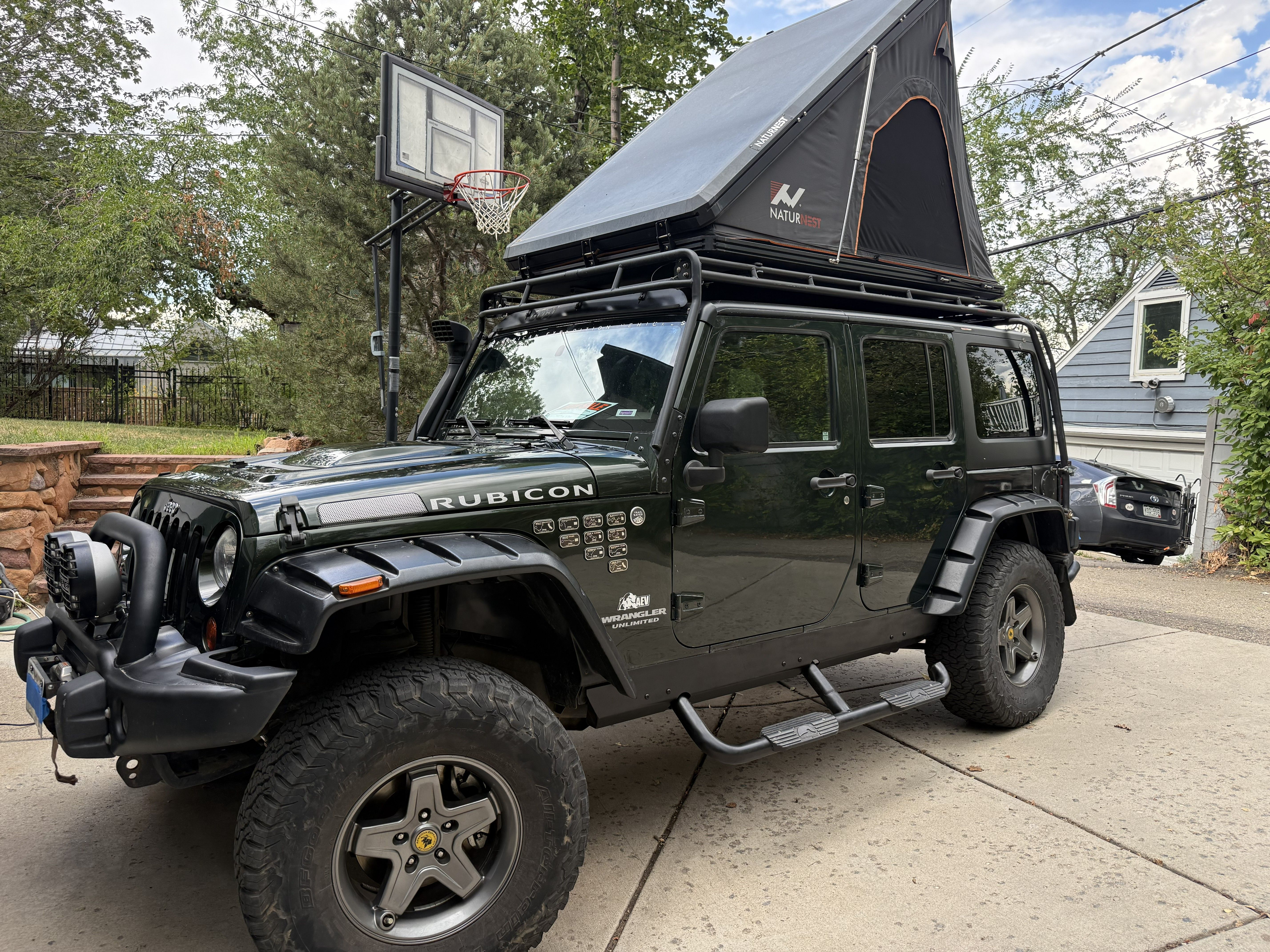 Used 2010 Jeep Wrangler Unlimited Rubicon w/ Dual Top Group AWD/4WD image 24