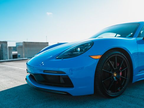 Used 2022 Porsche 718 Cayman GTS image 4